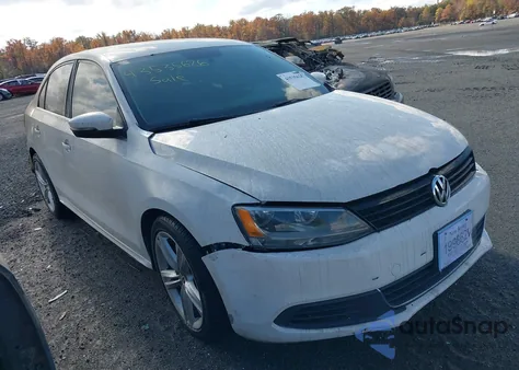 2013 Volkswagen Jetta 2.5L Se z USA, uszkodzony, nr VIN 3VWDP7AJXDM404078